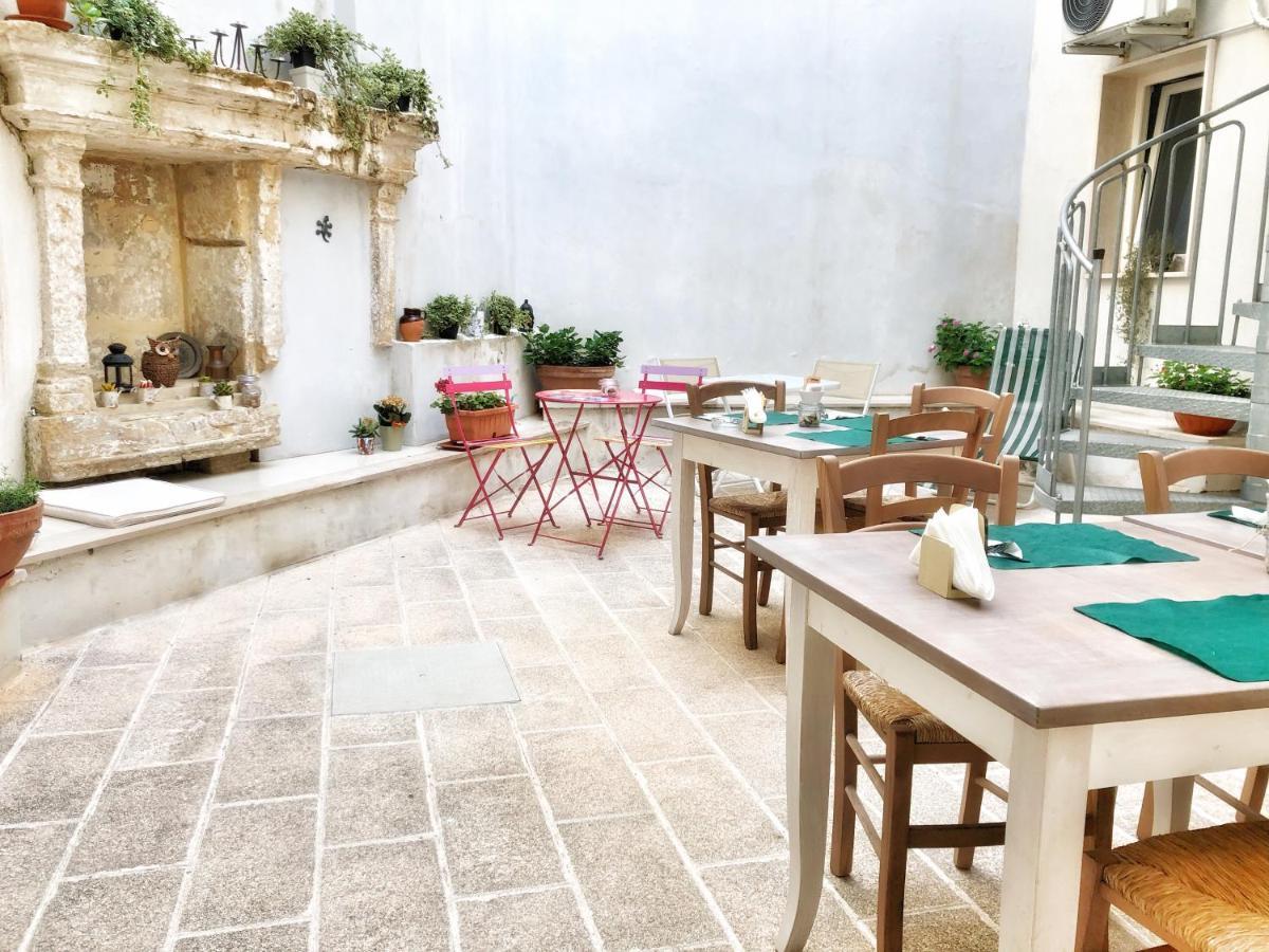 Bed and Breakfast Palazzo Salia Lecce Exterior foto